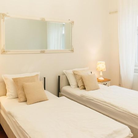 Goodlife Holiday House - Family & Friends Pozega Exterior foto